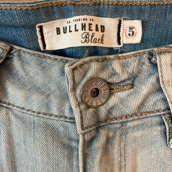 Washed Ripped Jean - Picture 2 of 5